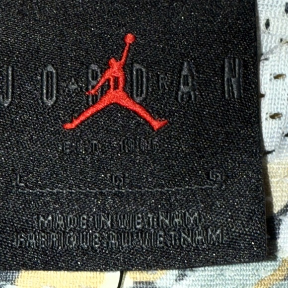 Michael Jordan Camouflage Men's Shirt Large - Picture 5 of 6